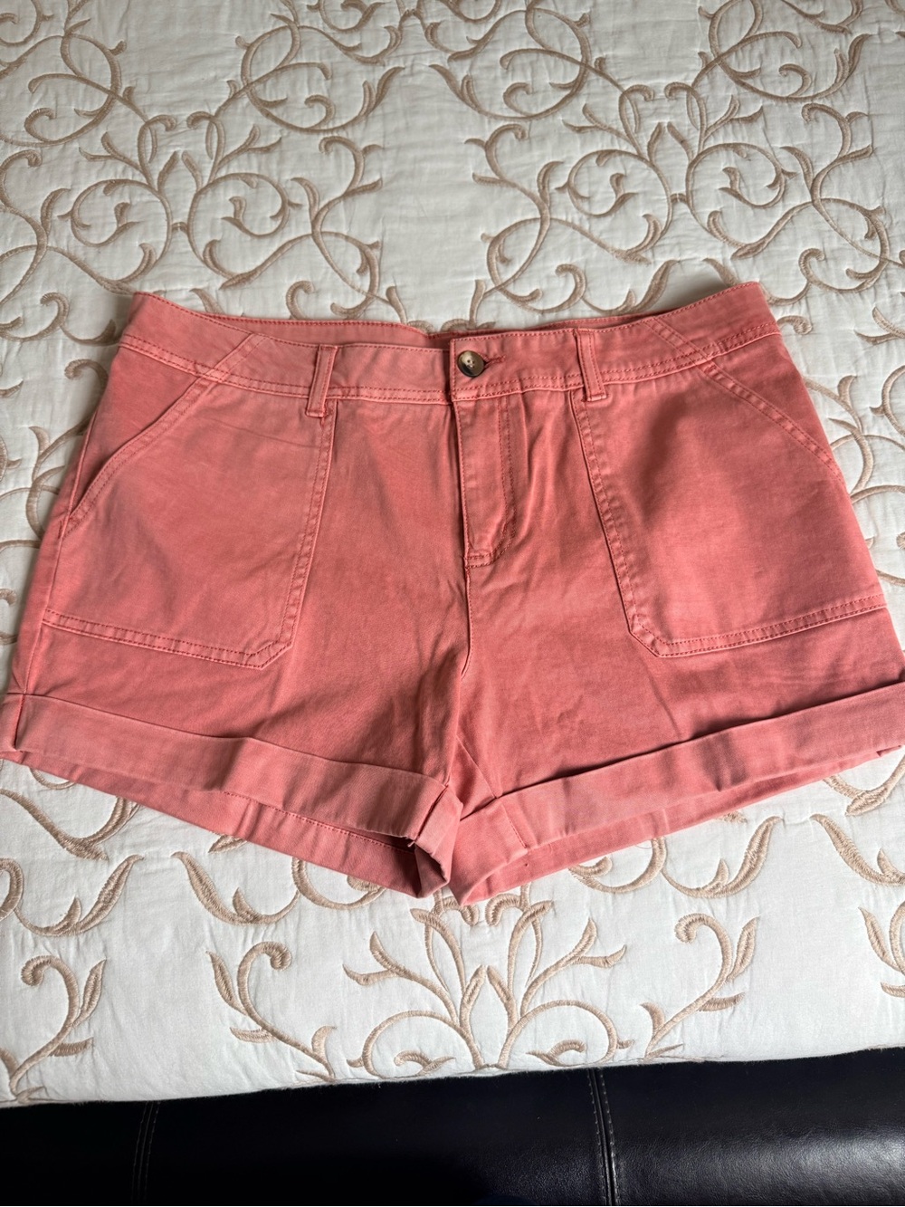 C&C California Coral Pink Cuffed Cotton Shorts